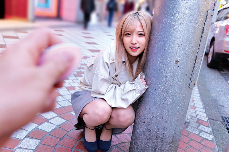 素人美少女とリモコンバイブお散歩人混みの中ピクピク震えてイキまくってしまう女子たち!るいさん(21才)のあさん(20才)