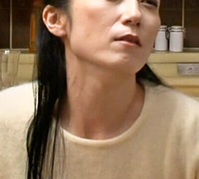 清楚で地味目な奥さんに元気になるよと媚●をのませると･･･豹変獰猛な性欲モンスターとなり悶絶絶頂！